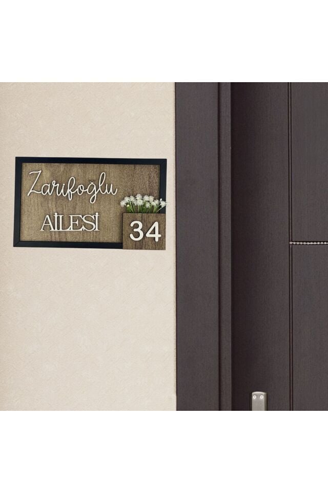 Kişiye Özel Ahşap Çerçeveli Aile İsmi ve Kapı Numarası Tabelası – Dekoratif Kapı Süsü