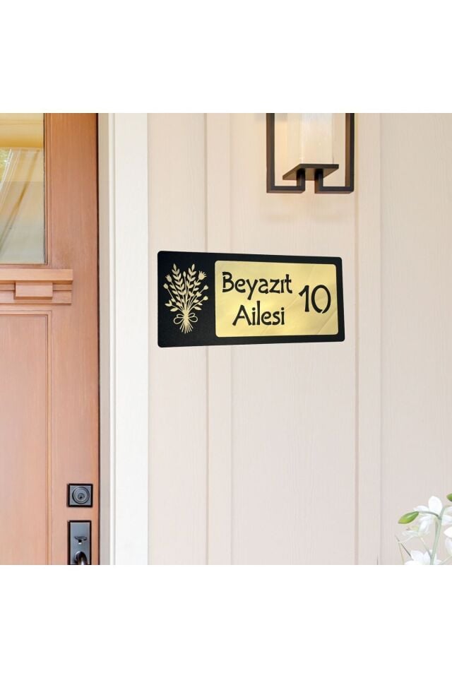 Kişiye Özel Siyah Ahşap Gold Pleksi Çiçek Motifli Kapı Numarası ve İsimlik Tabela