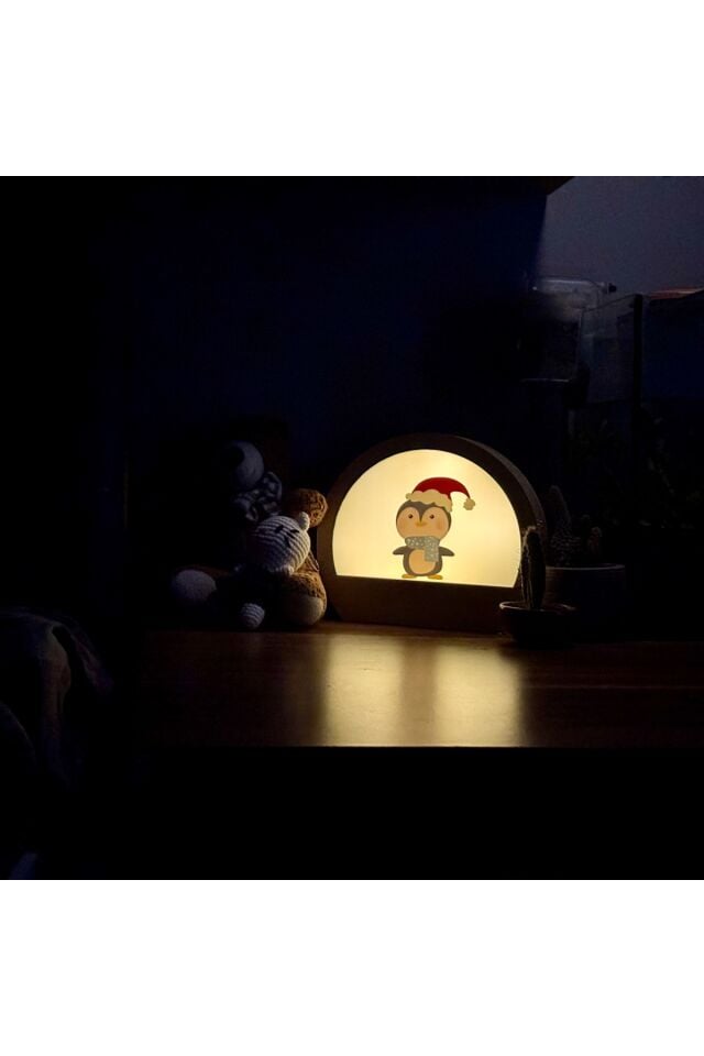 Kişiselleştirilebilir - Penguen Figürlü Ahşap LED Gece Lambası - Çocuk Odası Masa Lambası